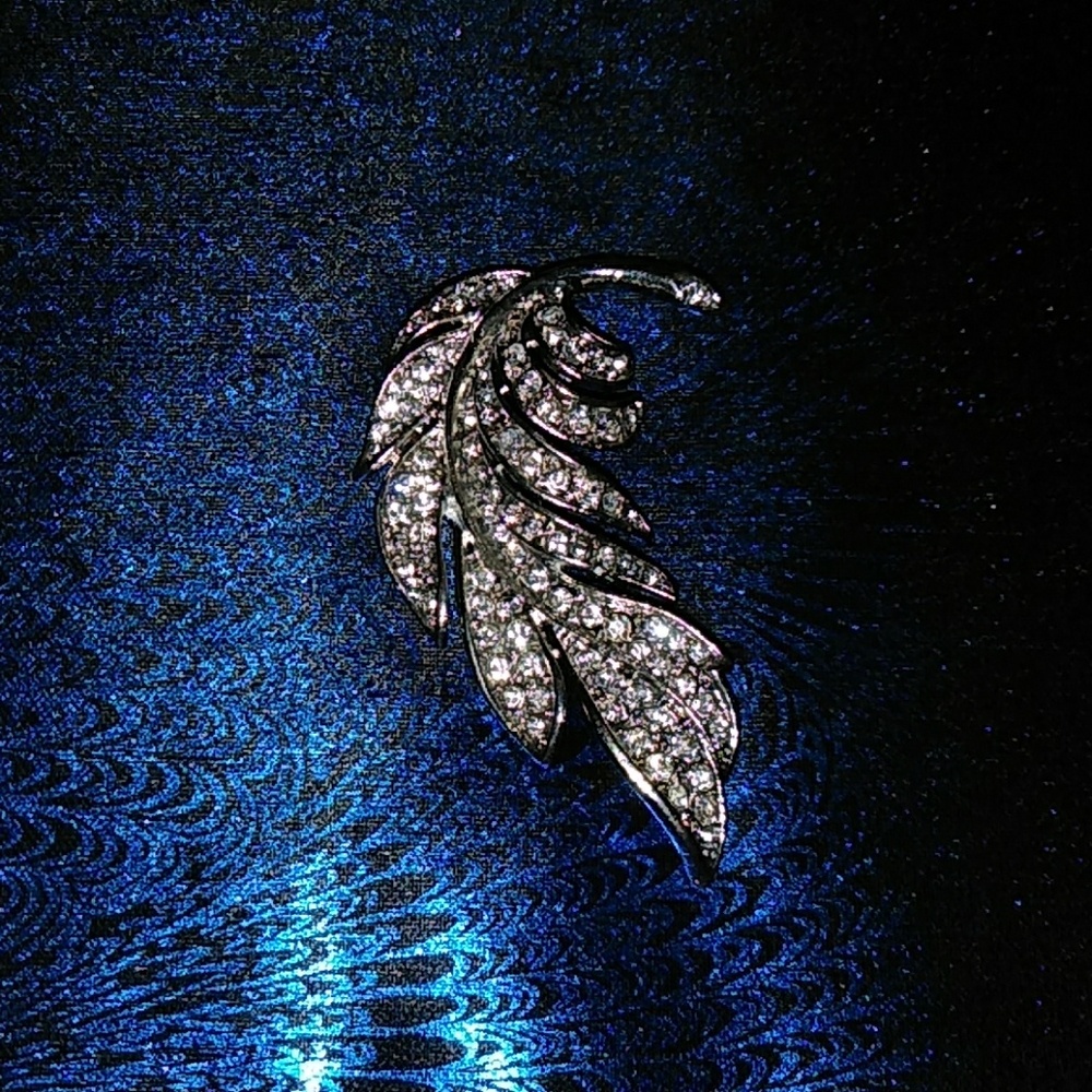 Vintage Rhinestone Leaf Brooch